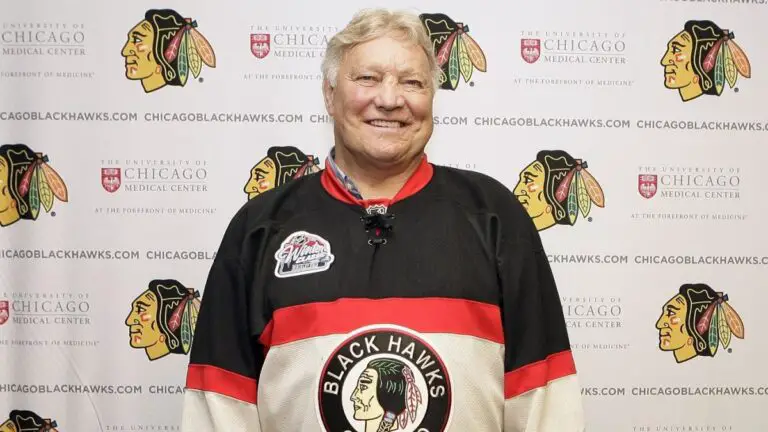 Bobby Hull, Hall of Fame forward and Blackhawks legend, diagnosed with CTE following his death