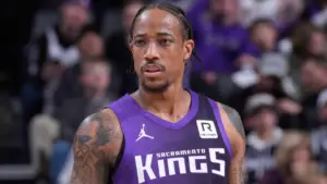 Drake spikes DeMar DeRozan Raptors jersey during concert; Kings support star forward on social media