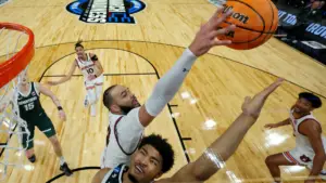 All No. 1 seeds reach men's Final Four; UCLA, South Carolina advance in women's tournament