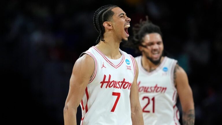 Final seconds that saved Houston's championship hopes in the Sweet 16