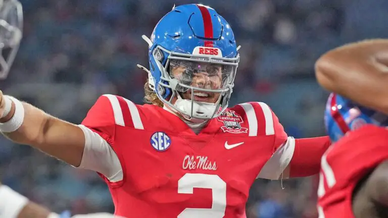 2025 NFL mock draft: Giants trade back into first round for QB while Cowboys, Eagles add pass-catchers