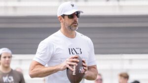 Aaron Rodgers future: Projecting contract offers from Steelers, Vikings, plus quarterback's big 2025 decision