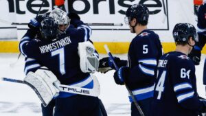 2025 Stanley Cup Playoffs futures: Why picking one side of Canada vs. U.S. is a bad idea