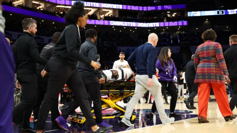 Grizzlies standout rookie Jaylen Wells taken off on stretcher after hard fall on dunk attempt