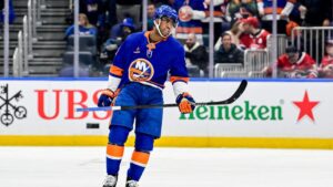 Islanders coach Patrick Roy has blunt assessment of Anthony Duclair's play: 'He was god-awful'