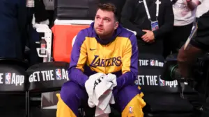 Luka Dončić moved to tears from tribute video, receives warm welcome from Mavericks fans in return to Dallas