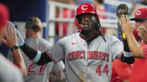 Mariners vs. Reds odds, line, prediction, start time: 2025 MLB Picks, April 17 bets from proven model
