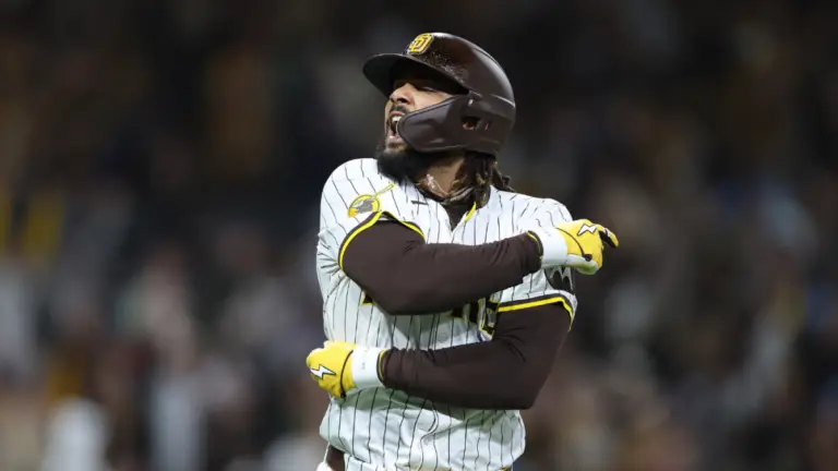 Padres stay perfect at home with come-from-behind win thanks to two Fernando Tatis Jr. home runs
