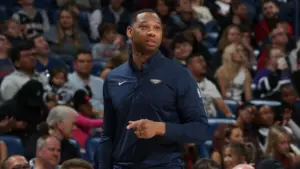 Pelicans expected to retain coach Willie Green after replacing exec David Griffin with Joe Dumars, per reports