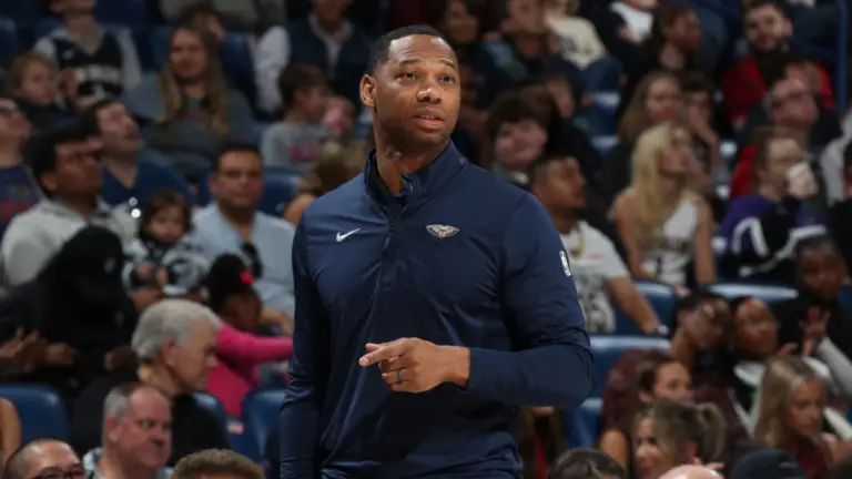 Pelicans expected to retain coach Willie Green after replacing exec David Griffin with Joe Dumars, per reports