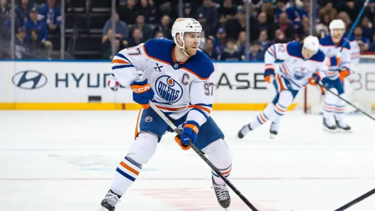 Stanley Cup Playoffs futures: Who to bet to win the 2025 Conn Smythe Trophy
