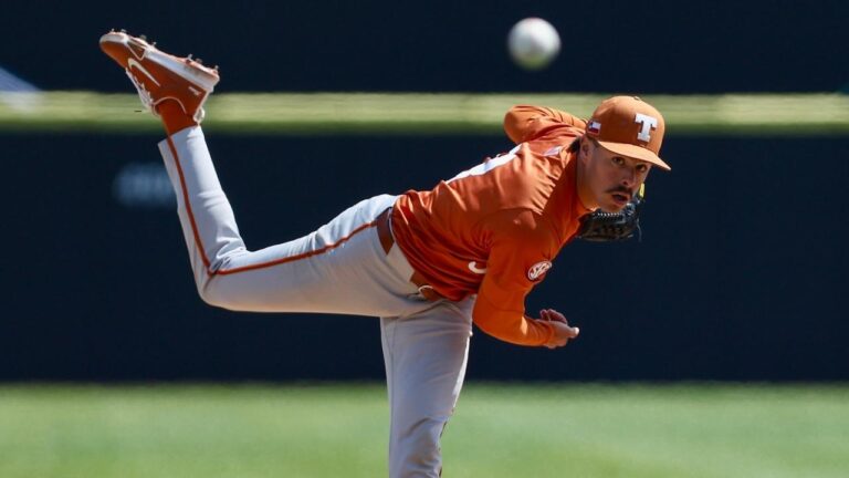 Texas moves to No. 1, LSU tumbles in Week 9 college baseball Power 10