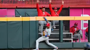 WATCH: Phillies' Edmundo Sosa robs a home run vs. Braves in first inning of first career outfield start