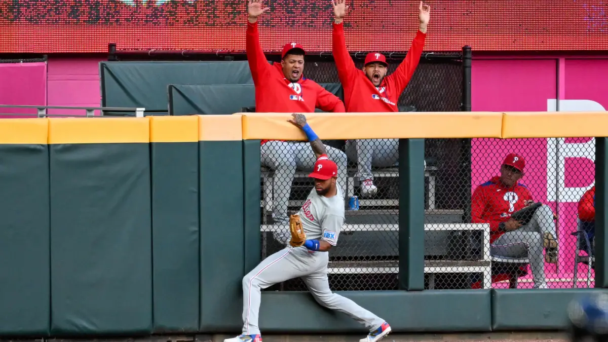 WATCH: Phillies' Edmundo Sosa robs a home run vs. Braves in first inning of first career outfield start