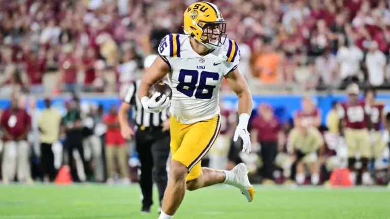 2025 NFL mock draft: Son of NFL legend taken at the end of Round 1; Bears, Cowboys strengthen offense