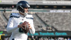 Sam Howell landing spots: Trade options for QB with Seahawks receiving calls from other teams about him