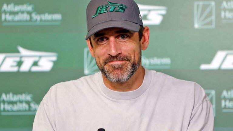 Aaron Rodgers drops biggest hint yet that he plans on signing with an NFL team in 2025 that might be Steelers