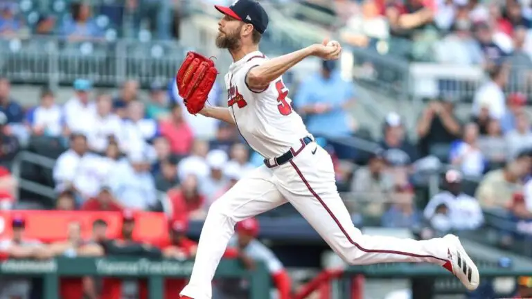 Free MLB player props, odds for May 29: Chris Sale, Zack Wheeler among bets for Thursday pitcher outs picks