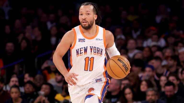 Free NBA parlay picks, odds, best bets for 12-1 payout: Model backing Knicks, Clippers on Thursday, May 1