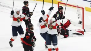 Hurricanes vs. Panthers score: Florida outlasts Carolina 5-3 in Game 5 to advance to Stanley Cup Final