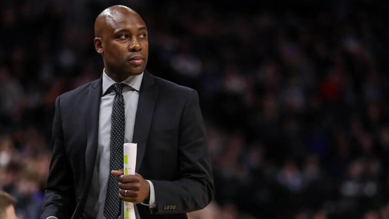 Kansas basketball hires former NBA star, coach Jacque Vaughn as assistant under Bill Self