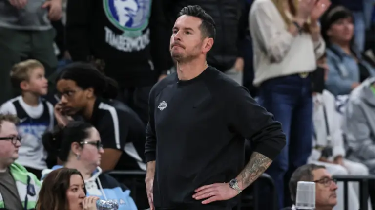 Lakers coach JJ Redick storms out of press conference after taking issue with question about lineup decisions