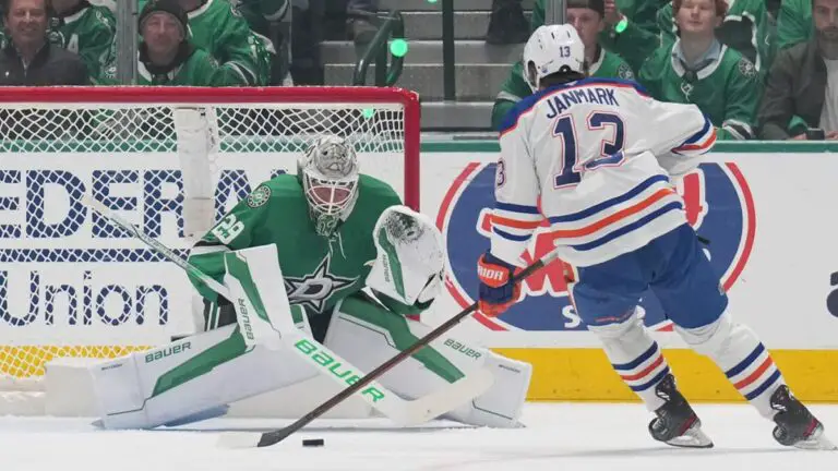 Stars goalie Jake Oettinger recalls 'embarrassing' feeling after being pulled in Western Conference Final