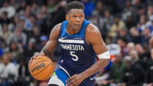 Today's best bets: Wolves-Thunder, Canes-Panthers highlight top picks from model, experts