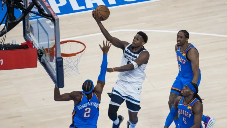 Today's best bets: Wolves-Thunder, Panthers-Canes highlight top picks from model, experts