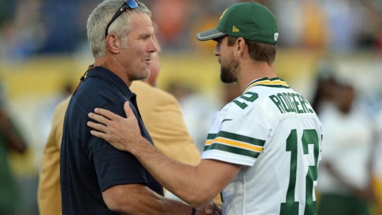 Comparing Aaron Rodgers' drama-filled offseason with Brett Favre's in 2008, what QB can learn from predecessor