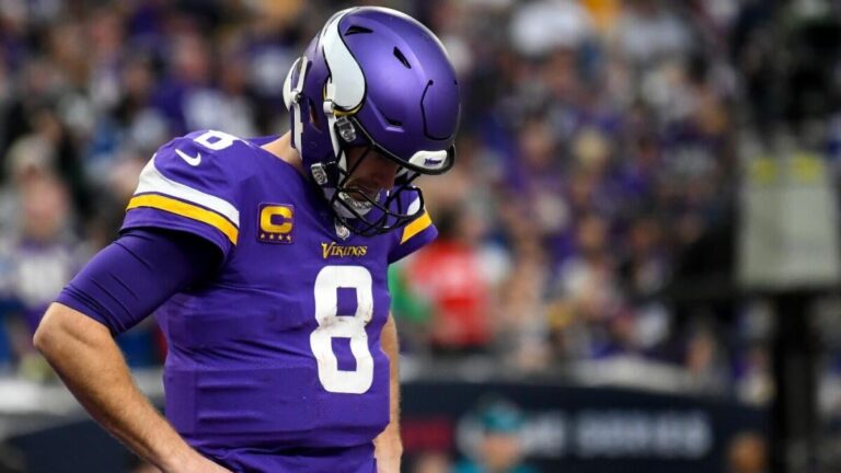 Vikings give Kirk Cousins' old No. 8 jersey to Sam Howell after acquiring ex-Seahawks QB via trade