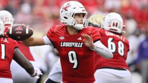 Derek Carr retirement: Saints coach Kellen Moore says all three remaining QBs will compete for starting job