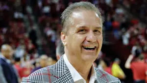 Arkansas' John Calipari says Knicks coaching vacancy is 'hell of a job,' remains committed to Razorbacks