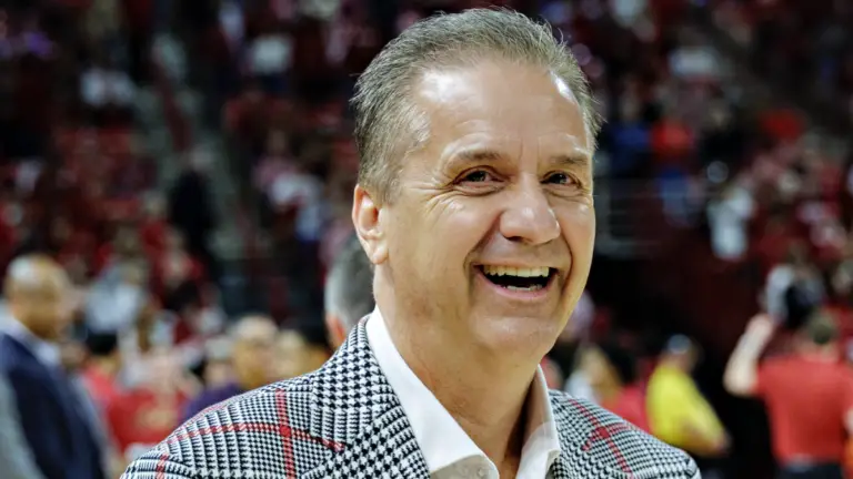 Arkansas' John Calipari says Knicks coaching vacancy is 'hell of a job,' remains committed to Razorbacks