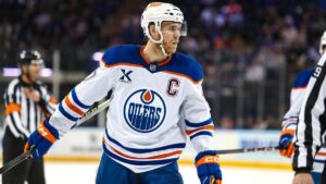 Best NHL bets today: Props, top picks, score prediction for Oilers vs. Panthers Stanley Cup Final Game 4