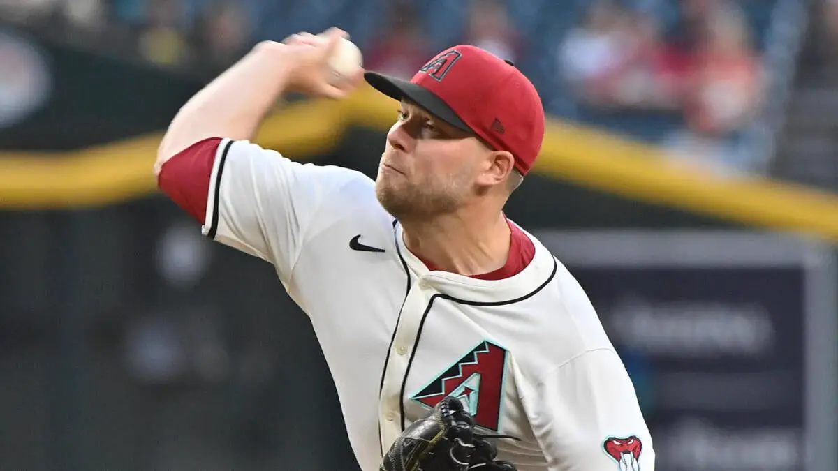 Free MLB player props, odds for June 1: Use Corbin Burnes, Carlos Correa, Shohei Ohtani for Sunday MLB picks