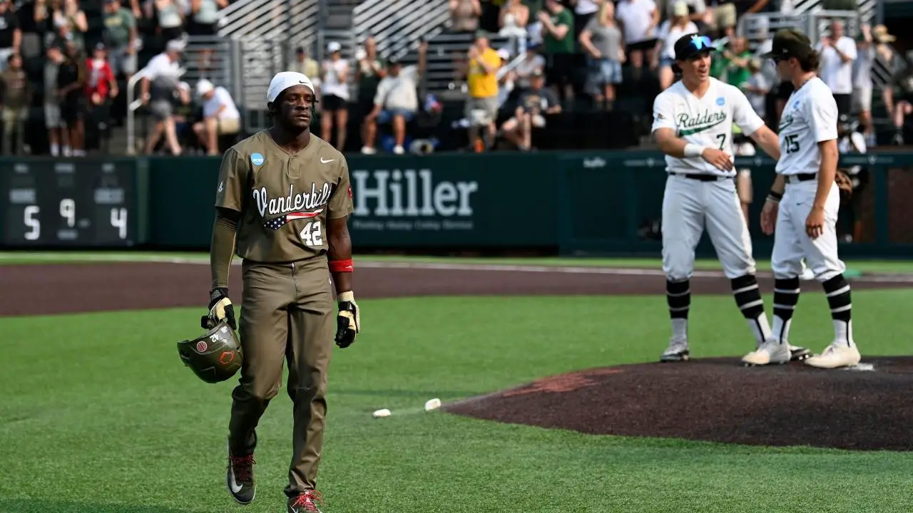 Top two national seeds, No. 1 seeds fall in Day 3 of NCAA baseball tournament regionals