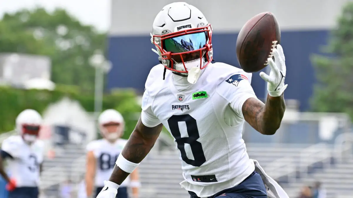Mike Vrabel says Stefon Diggs is 'working hard in his rehab,' energy impresses Patriots coach