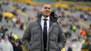 Bears extend GM Ryan Poles, showing confidence in young front office executive despite overall losing record
