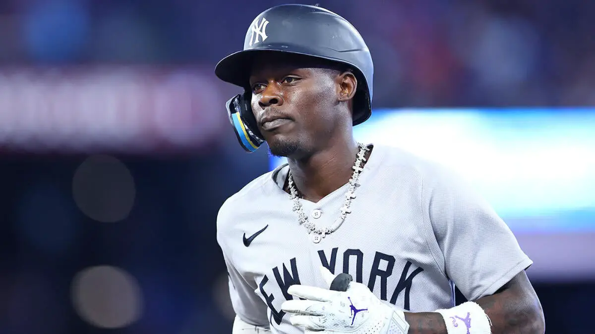WATCH: Yankees' Jazz Chisholm Jr. gets doubled off first base on pop up to second base vs. Marlins