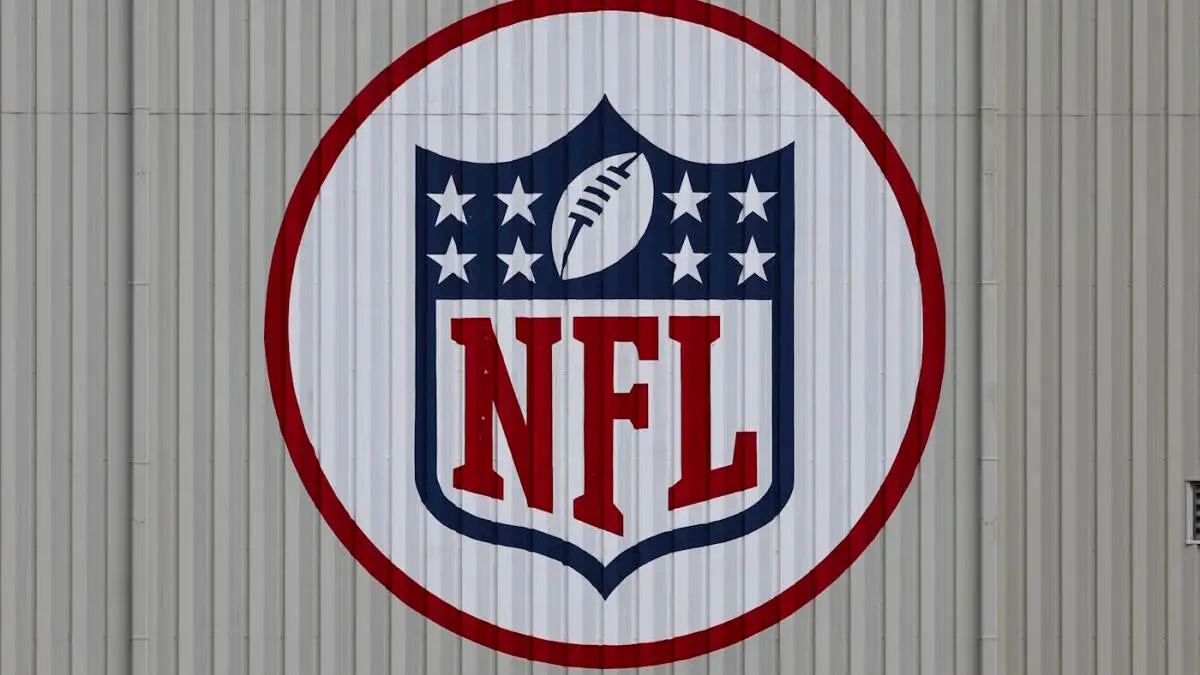 NFL bans teams from providing smelling salts, but here's how players can still use them in games