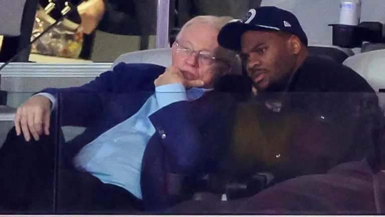 Micah Parsons timeline: As Cowboys star requests trade, here's how contract talks with Jerry Jones broke down
